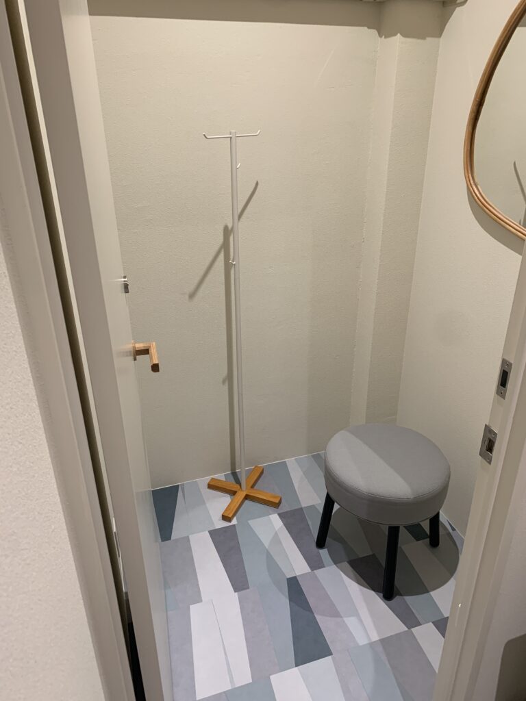 更衣室-changing room-